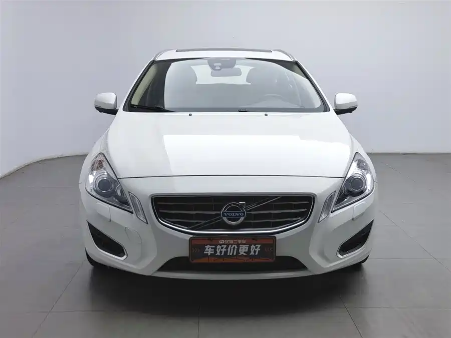 Volvo V60 2013 Model T5 Summum Edition