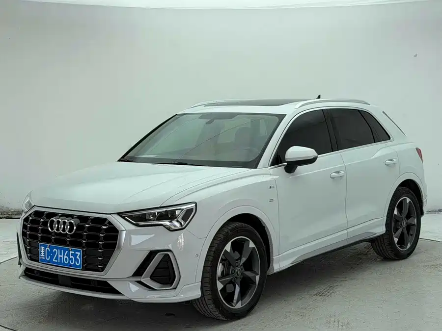 Audi Q3 2023 Model Year 35 TFSI Fashion Dynamic Version (1.4T)