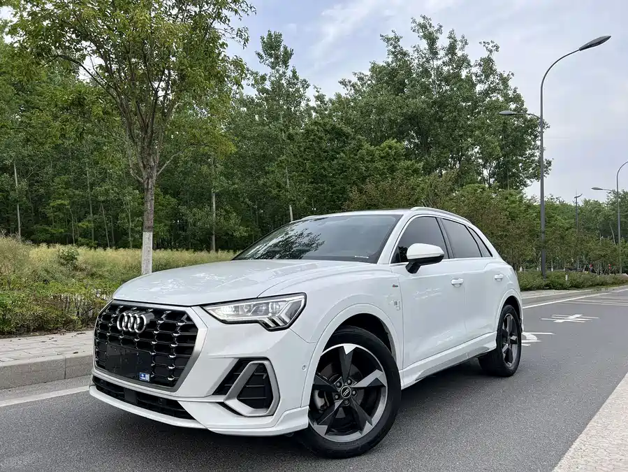 Audi Q3 2022 Model 35 TFSI Fashion Dynamic Trim
